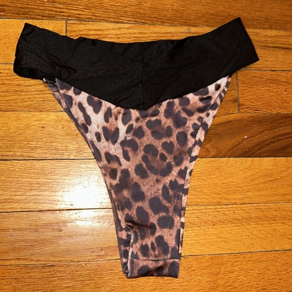 Cheetah bikini - Picture 4 of 5